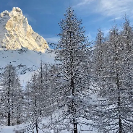 White On Matterhorn Breuil-Cervinia